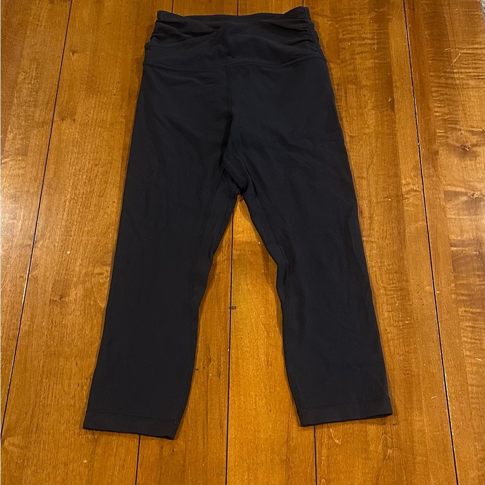 EUC SZ 4 Lululemon Athletica Black Leggings - Picture 4 of 5